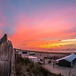 At C * 잔드보르트